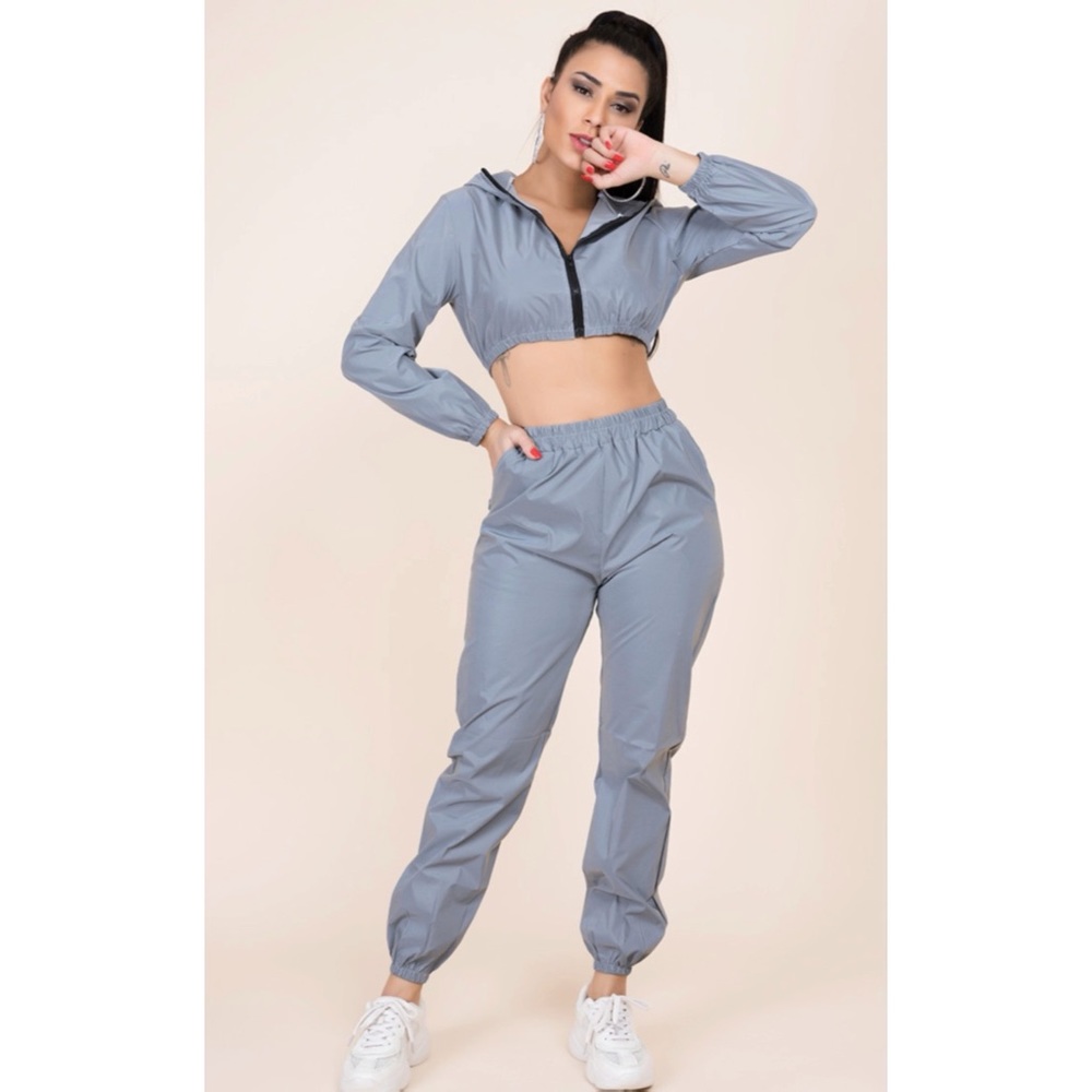 SALE - BOGO 6 for $25 🔥REFLECTIVE ZIP UP HOODY SET - Picture 2 of 11